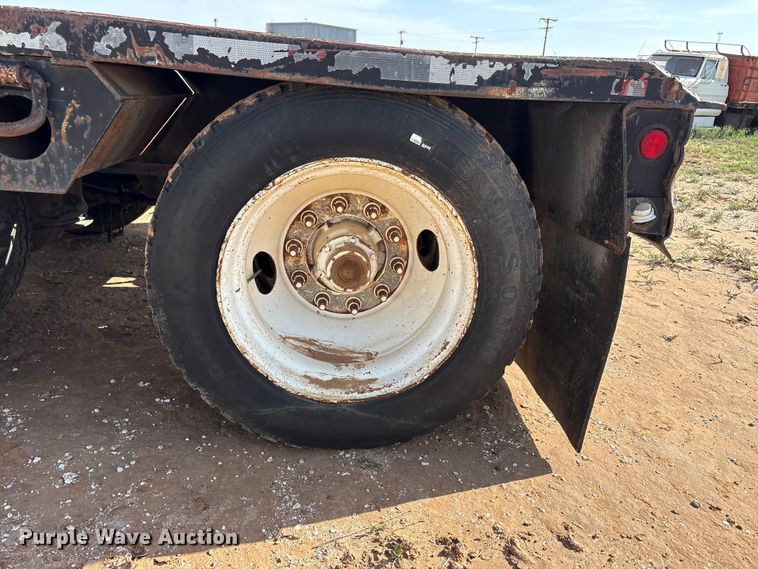 image for item FC2471 2000 Fontaine Specialized Inc 503MFD lowboy equipment trailer