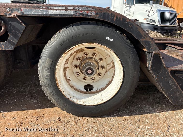 image for item FC2471 2000 Fontaine Specialized Inc 503MFD lowboy equipment trailer