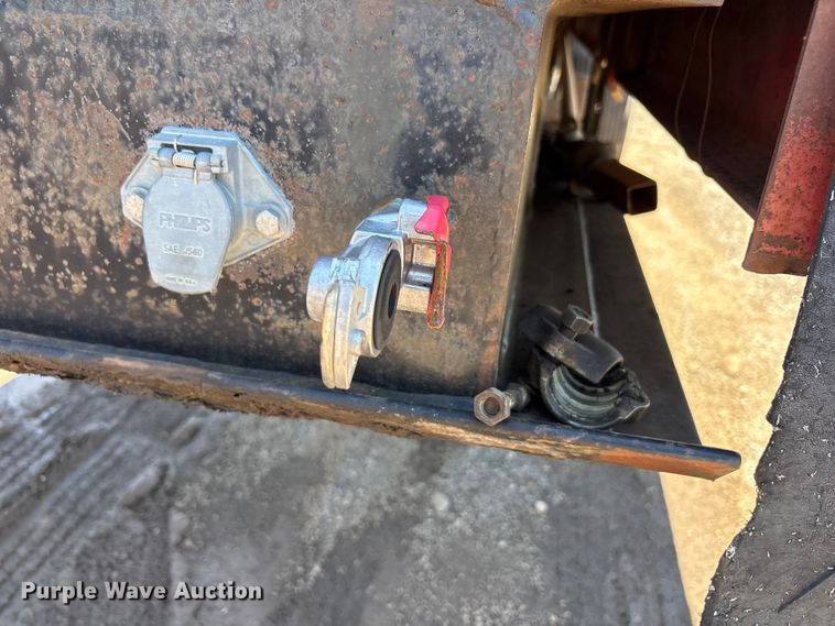 image for item FC2491 1994 Broco DS dump trailer