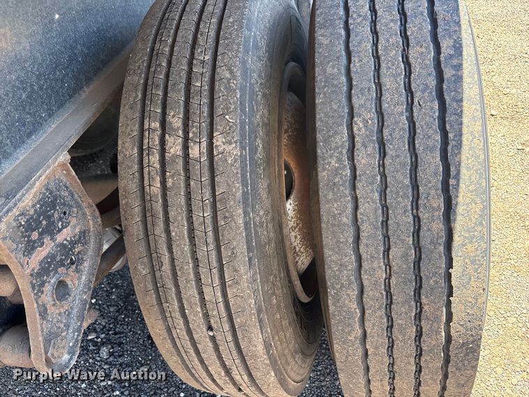 image for item FC2491 1994 Broco DS dump trailer