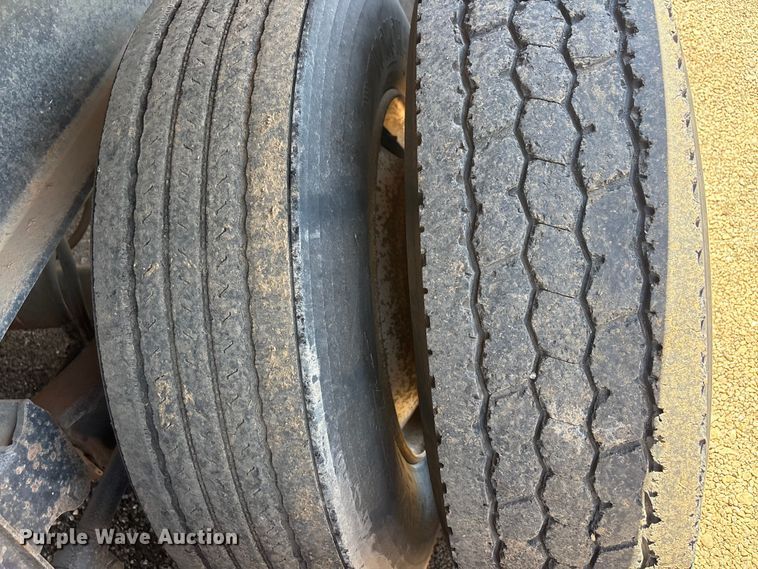 image for item FC2491 1994 Broco DS dump trailer