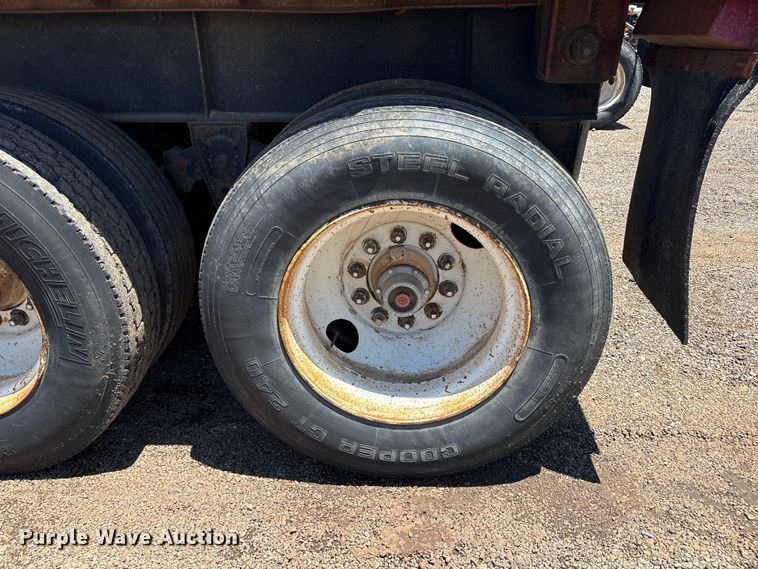 image for item FC2491 1994 Broco DS dump trailer