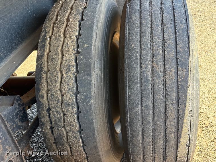 image for item FC2491 1994 Broco DS dump trailer