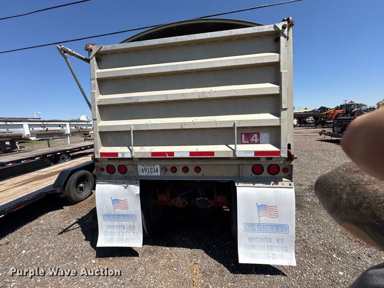 image for item FC2492 Fruehauf dump trailer