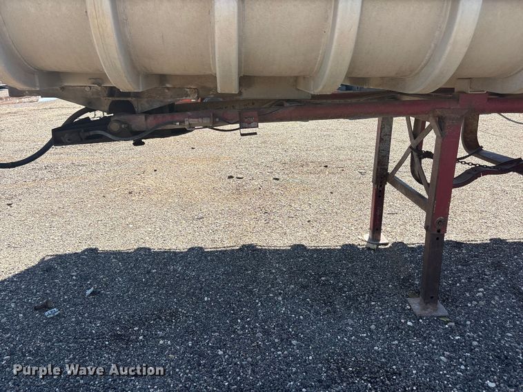 image for item FC2492 Fruehauf dump trailer