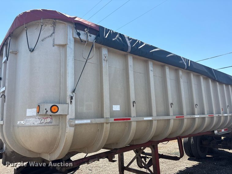 image for item FC2492 Fruehauf dump trailer