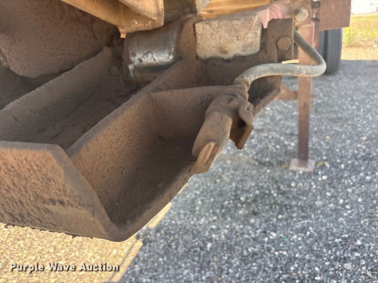 image for item FC2492 Fruehauf dump trailer