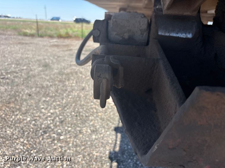 image for item FC2492 Fruehauf dump trailer