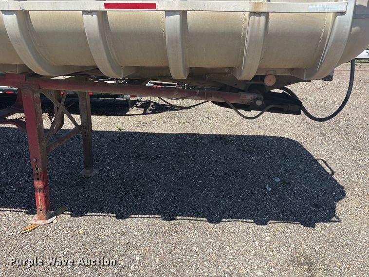 image for item FC2492 Fruehauf dump trailer