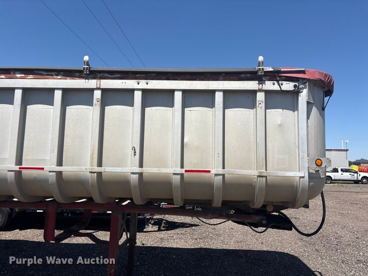 image for item FC2492 Fruehauf dump trailer