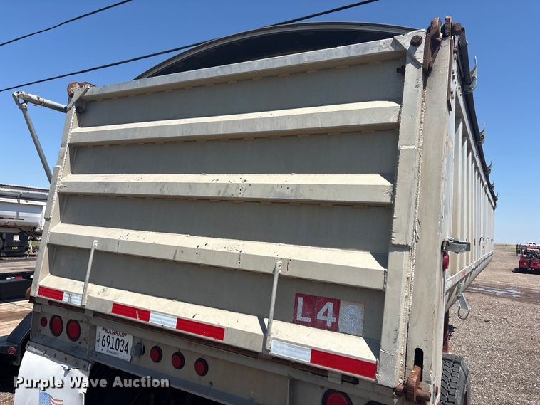 image for item FC2492 Fruehauf dump trailer