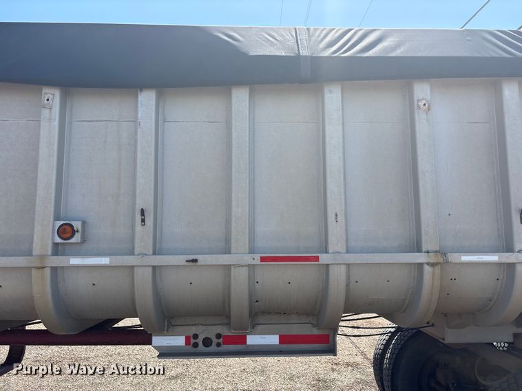 image for item FC2492 Fruehauf dump trailer