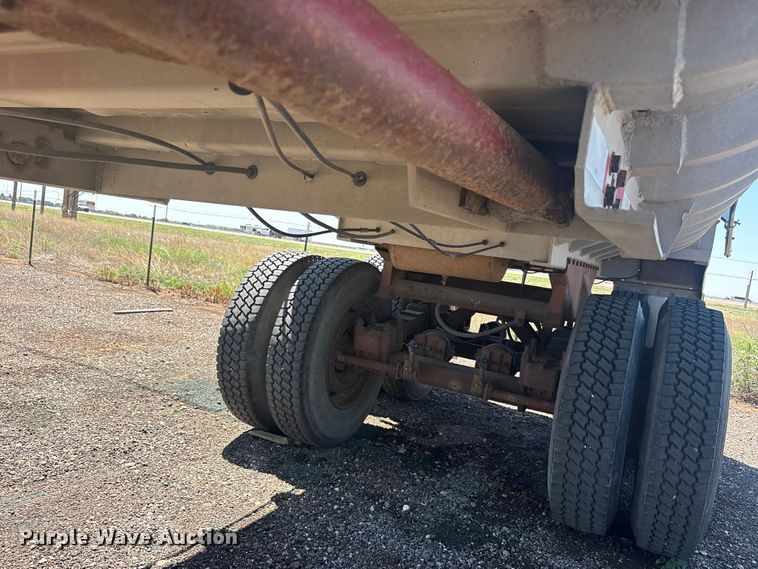 image for item FC2492 Fruehauf dump trailer