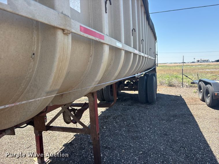 image for item FC2492 Fruehauf dump trailer