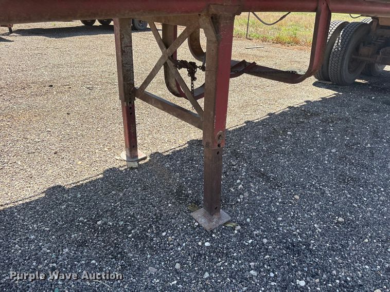 image for item FC2492 Fruehauf dump trailer
