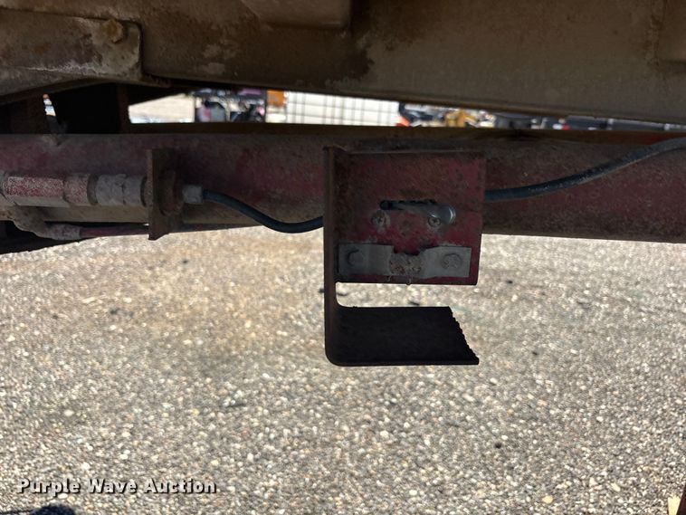 image for item FC2492 Fruehauf dump trailer