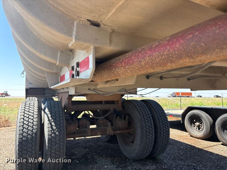 image for item FC2492 Fruehauf dump trailer