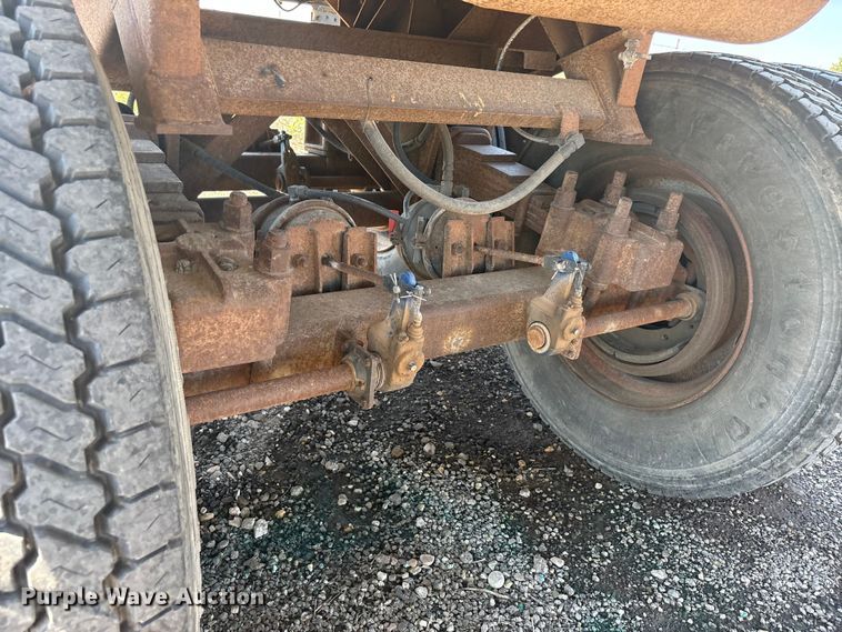 image for item FC2492 Fruehauf dump trailer