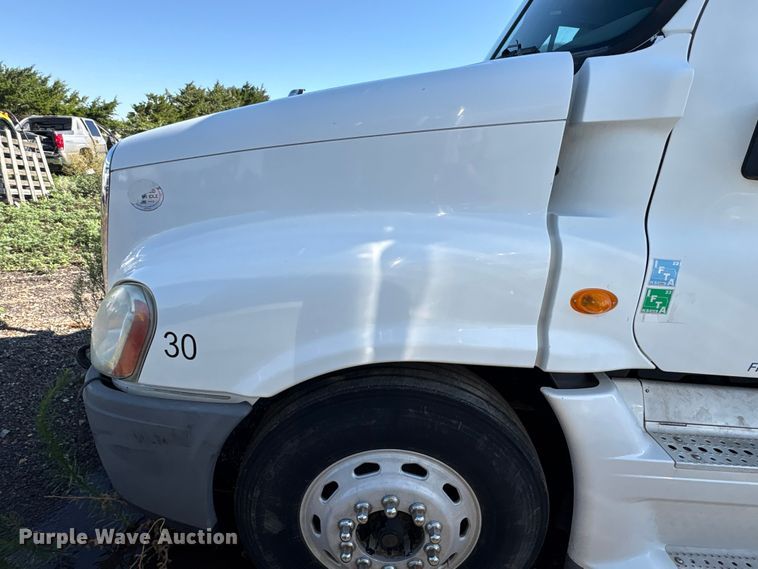 image for item FC2498 2009 Freightliner Cascadia semi truck