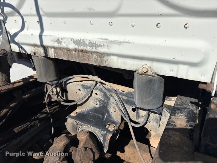 image for item FC2498 2009 Freightliner Cascadia semi truck