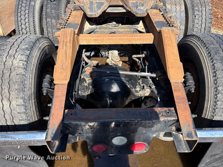 image for item FC2498 2009 Freightliner Cascadia semi truck