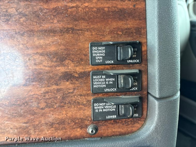 image for item FC2498 2009 Freightliner Cascadia semi truck