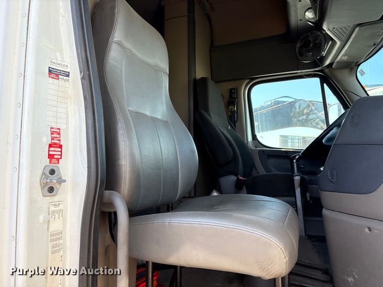 image for item FC2498 2009 Freightliner Cascadia semi truck
