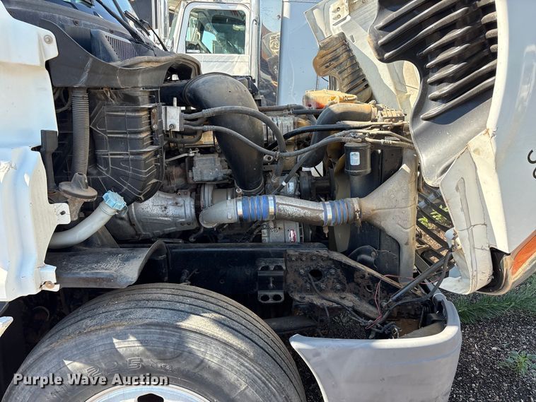 image for item FC2498 2009 Freightliner Cascadia semi truck