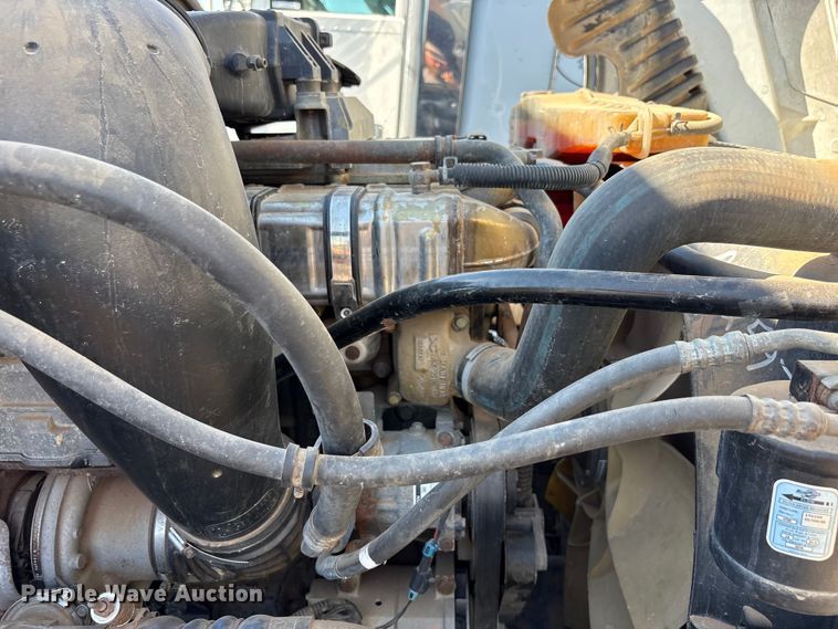 image for item FC2498 2009 Freightliner Cascadia semi truck