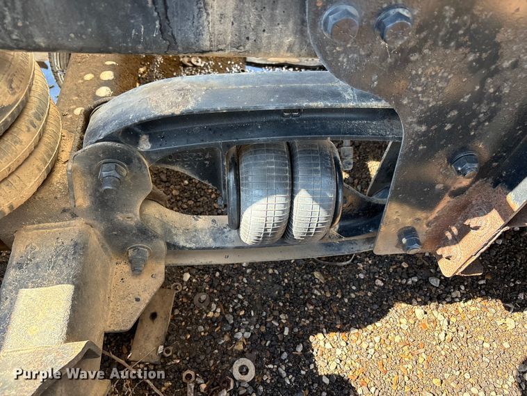 image for item FC2498 2009 Freightliner Cascadia semi truck