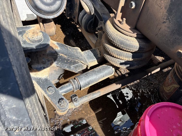 image for item FC2498 2009 Freightliner Cascadia semi truck