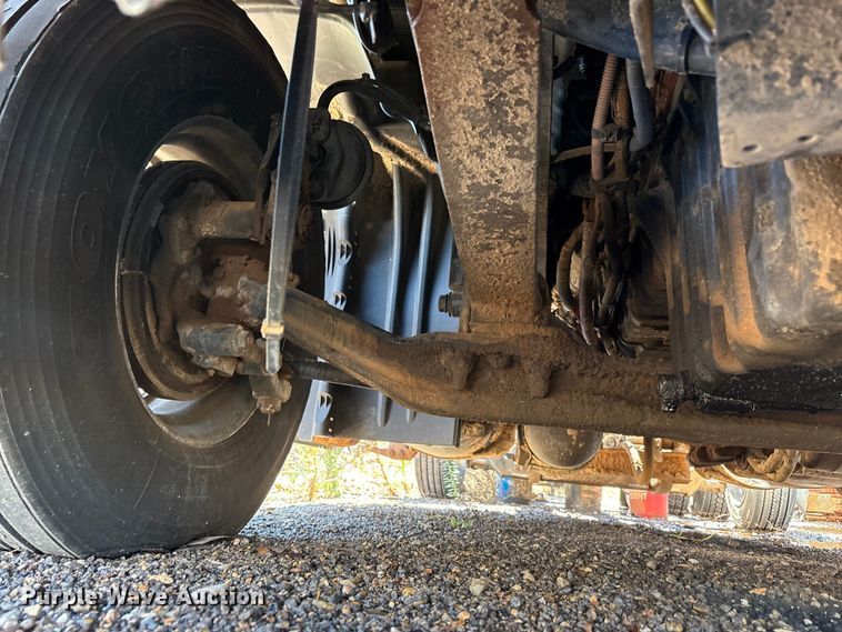 image for item FC2498 2009 Freightliner Cascadia semi truck