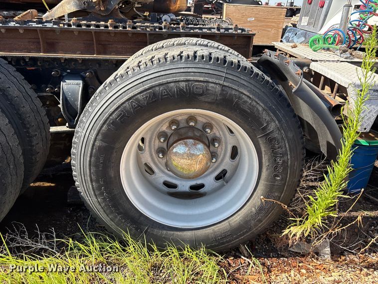 image for item FC2498 2009 Freightliner Cascadia semi truck