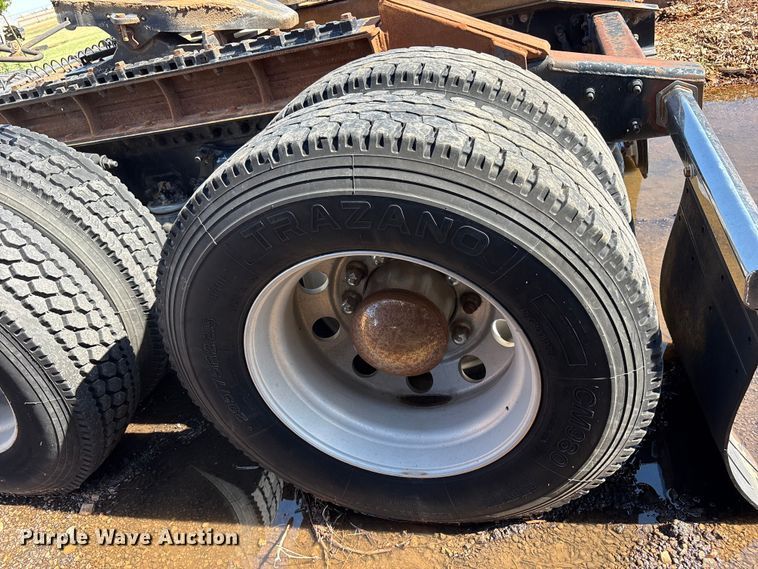image for item FC2498 2009 Freightliner Cascadia semi truck