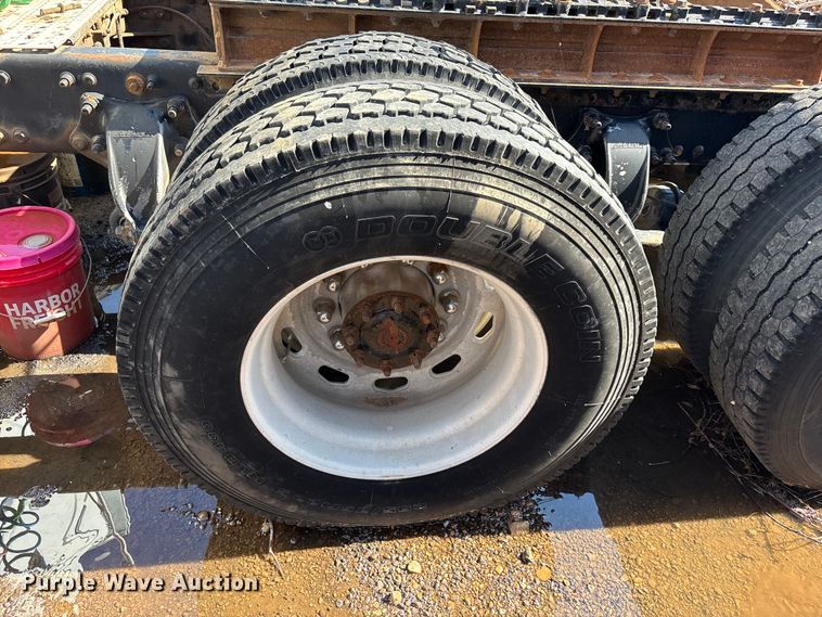 image for item FC2498 2009 Freightliner Cascadia semi truck