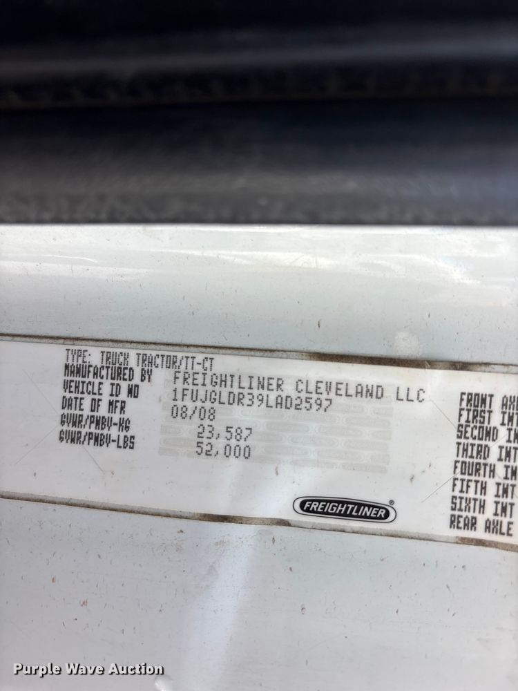 image for item FC2498 2009 Freightliner Cascadia semi truck