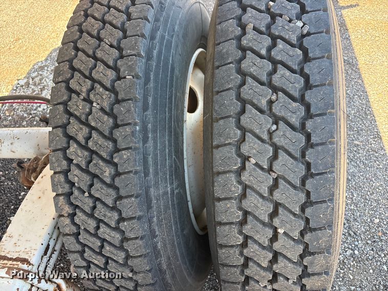 image for item FC2499 2008 Clements Starlite end dump trailer