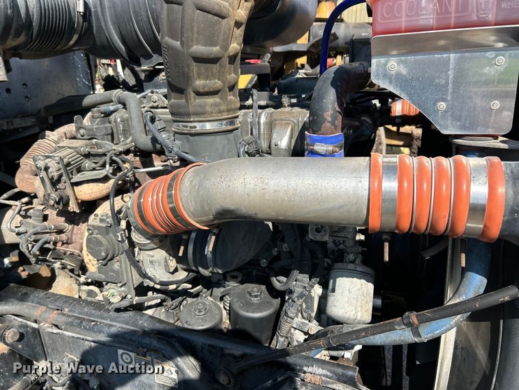 image for item FC2843 2015 Kenworth T800 semi truck