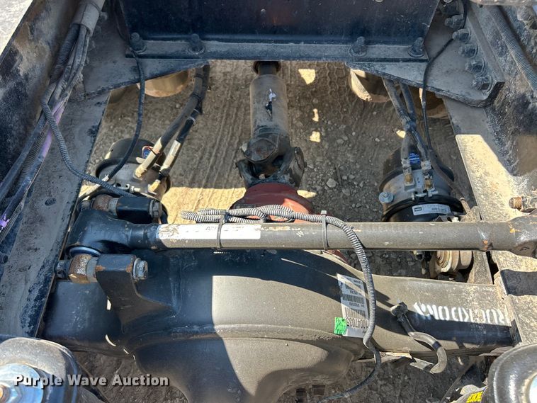 image for item FC2843 2015 Kenworth T800 semi truck