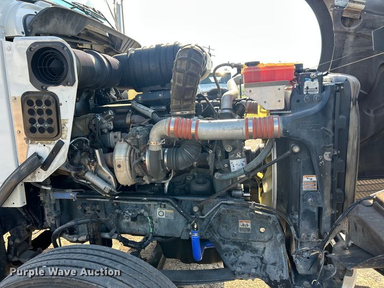 image for item FC2844 2014 Kenworth T800 semi truck
