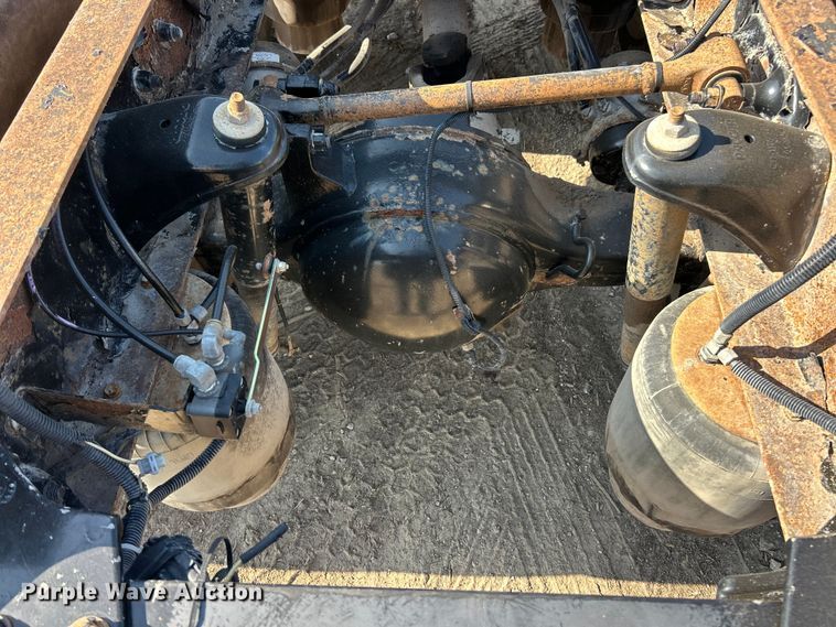 image for item FC2844 2014 Kenworth T800 semi truck