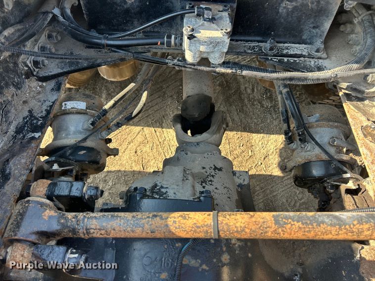 image for item FC2844 2014 Kenworth T800 semi truck