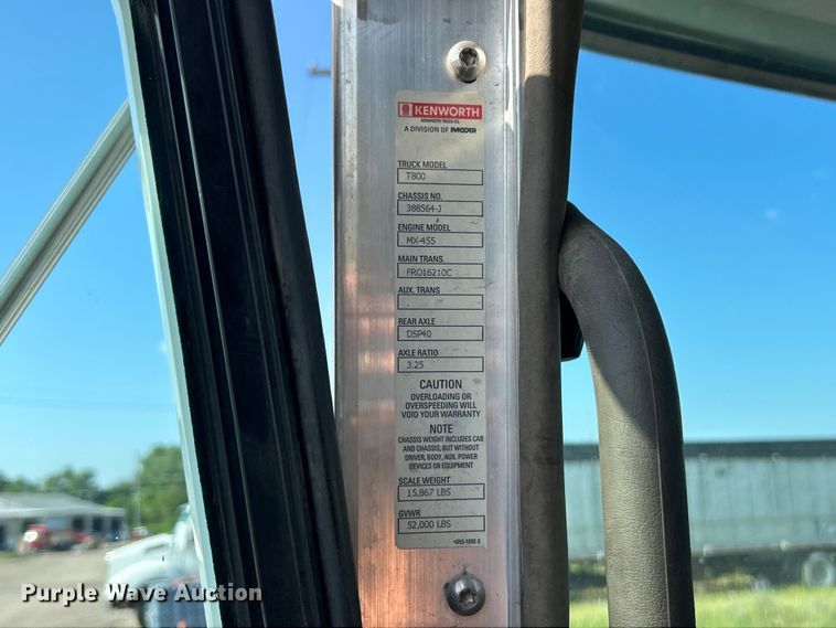 image for item FC2844 2014 Kenworth T800 semi truck