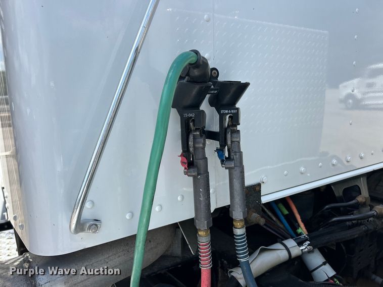 image for item FC2845 2014 Kenworth T800 semi truck