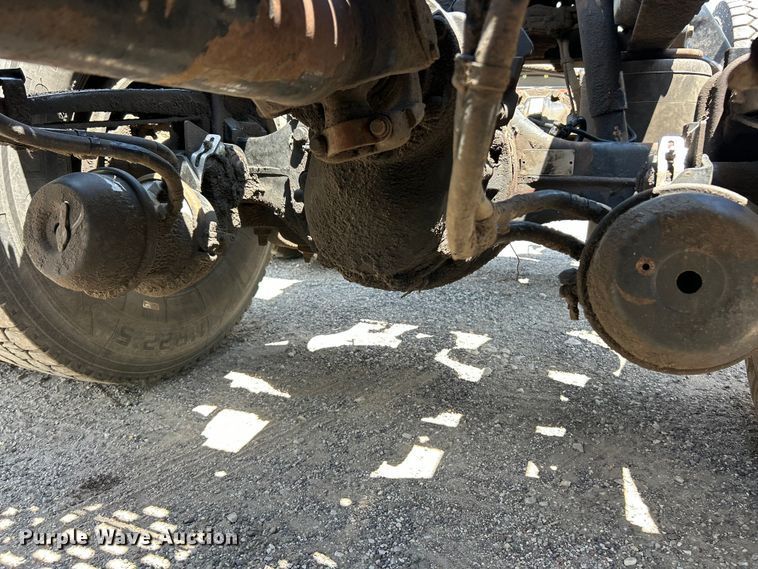 image for item FC2845 2014 Kenworth T800 semi truck