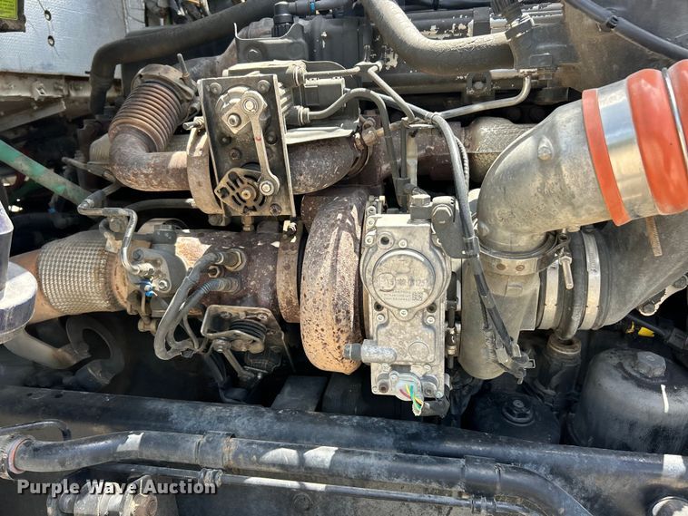 image for item FC2847 2015 Kenworth T800 semi truck