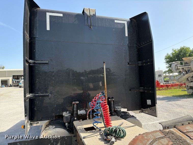 image for item FI0263 2007 Peterbilt 379 semi truck