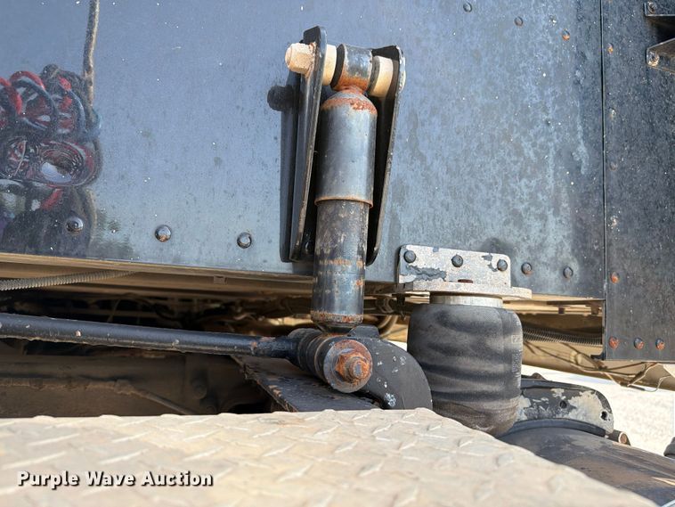 image for item FI0263 2007 Peterbilt 379 semi truck