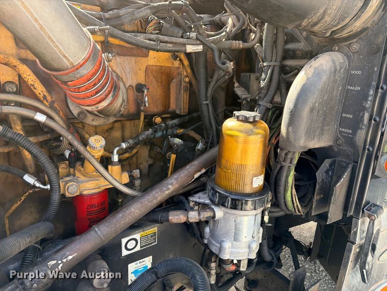image for item FI0263 2007 Peterbilt 379 semi truck