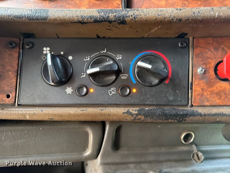 image for item FI0266 2005 Kenworth W900 semi truck